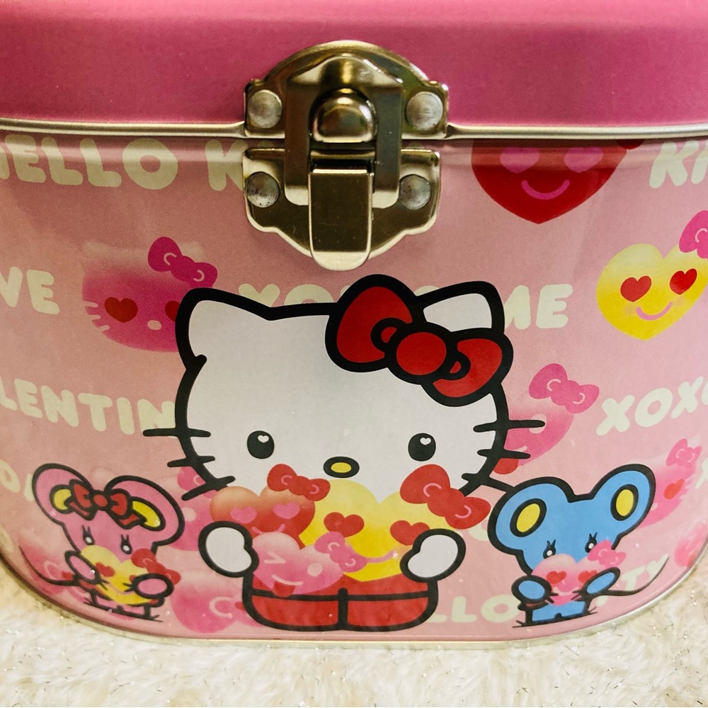 💕 Hello Kitty💕Acessories💕 celebrate Love!